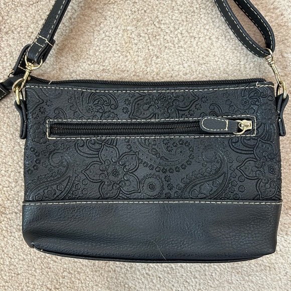 Stone & Co. Black Leather Crossbody Bag with Adjustable Strap - Picture 2 of 7